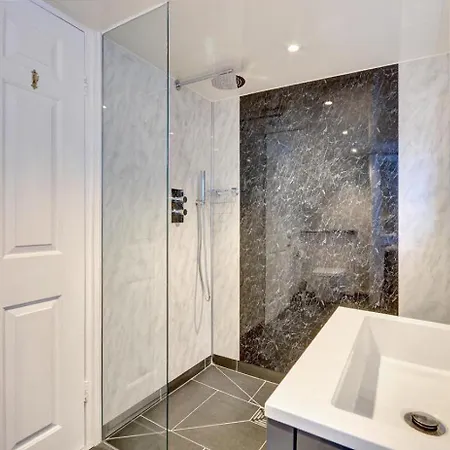 2 Bed In Scarborough Oc-sa491