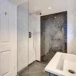 2 Bed In Scarborough Oc-sa491